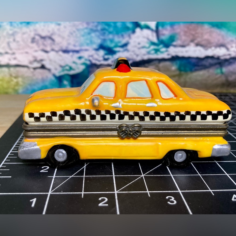 RARE Vintage Yellow Taxi Cab Limoges Style Hinged Trinket Box - Picture 7 of 15